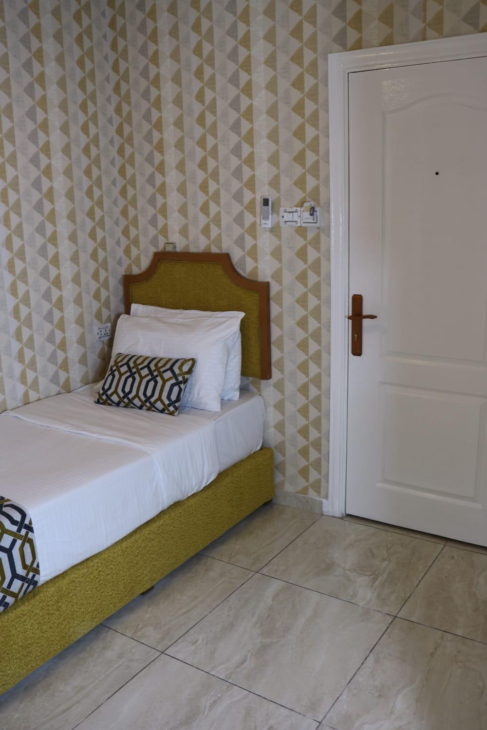 โรวแรมราฟี อัมมาน Hotel ภายนอก รูปภาพ